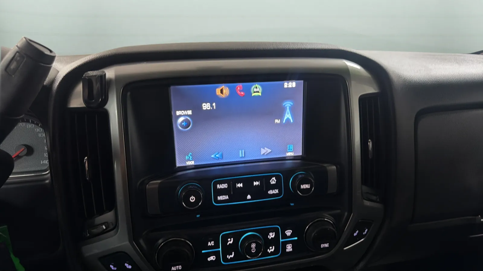 Chevrolet Silverado photo 13