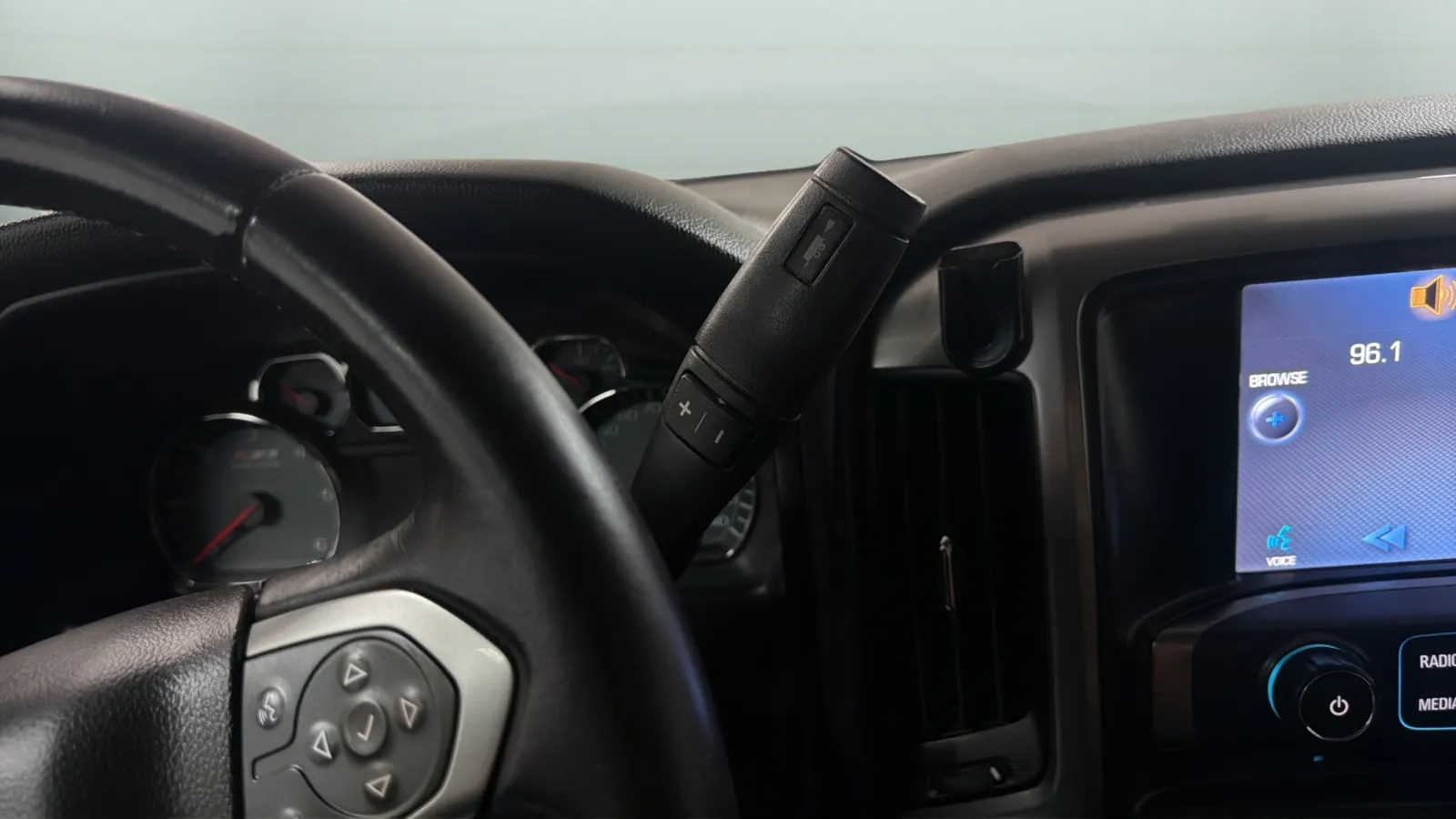 Chevrolet Silverado photo 12