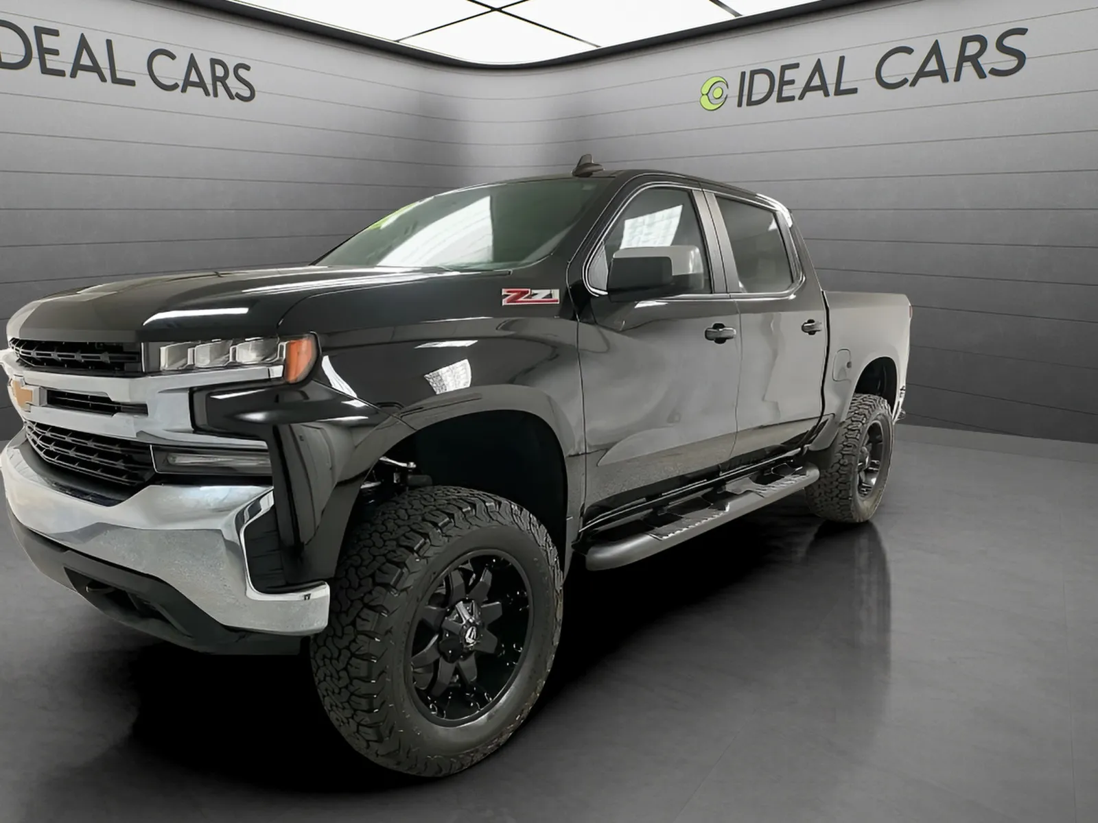 Black 2020 Chevrolet Silverado 1500 4WD LT for sale in Mesa, AZ