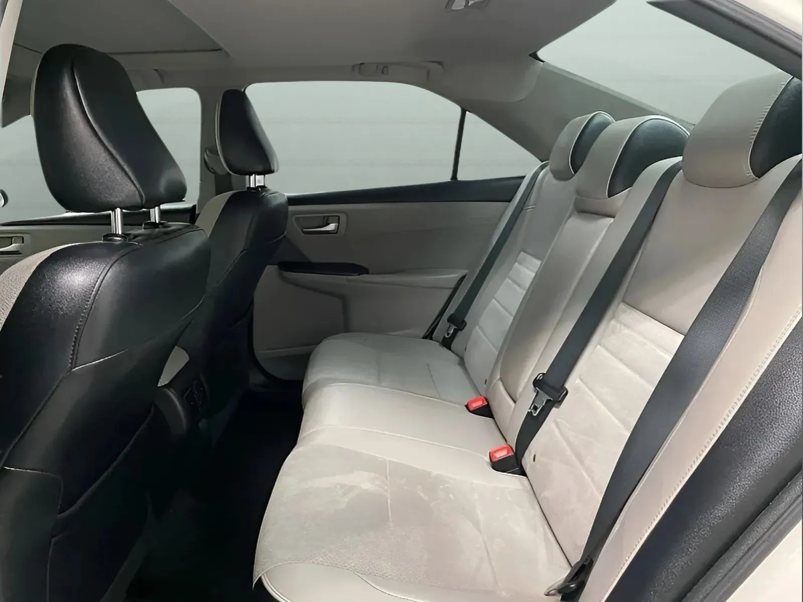 2017 Toyota Camry XSE - Photo 11