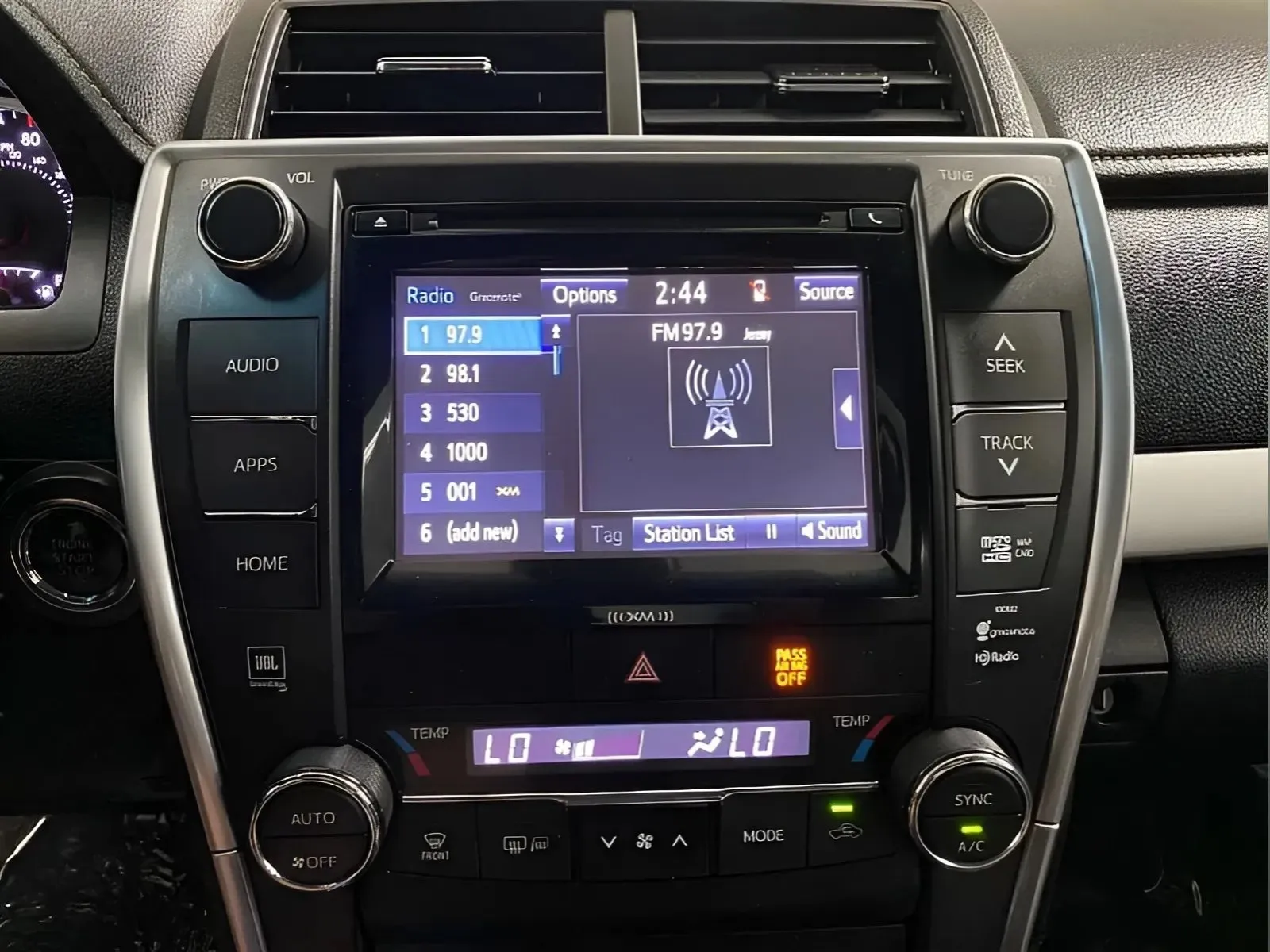 2017 Toyota Camry XSE - Photo 19