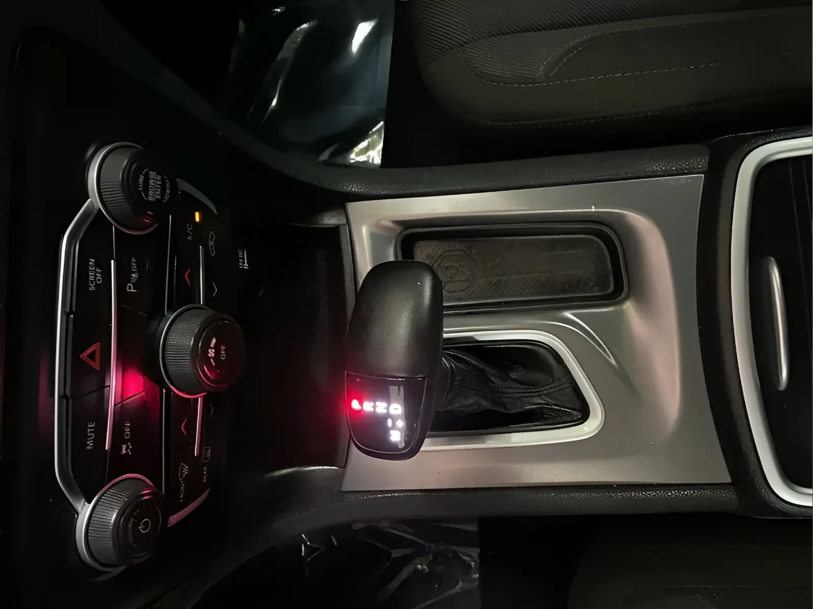 2022 Dodge Charger SXT - Photo 20