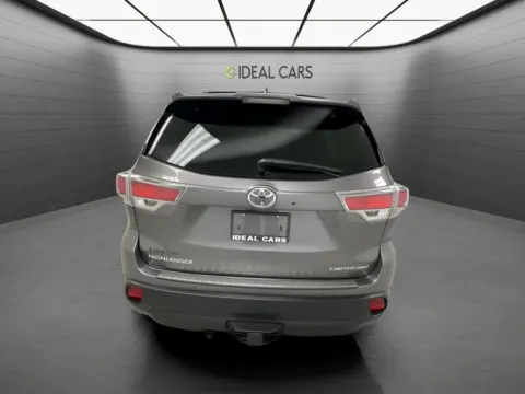 More photos of 2016 Toyota Highlander Limited Platinum at Ideal Cars - at Crismon Rd., AZ