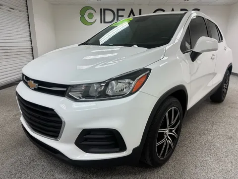 White 2020 Chevrolet Trax LS for sale in Mesa, AZ