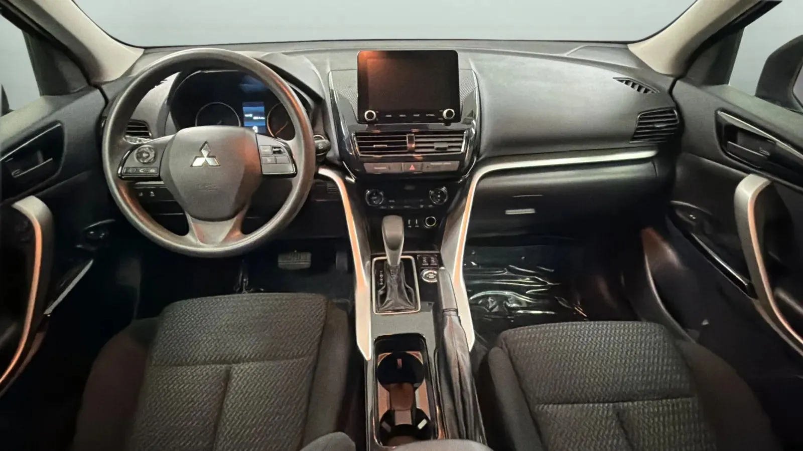 2024 Mitsubishi Eclipse Cross LE - Photo 16