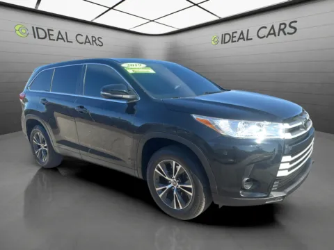 Another view of 2019 Toyota Highlander LE for sale in Mesa, AZ at Ideal Cars - at Crismon Rd.