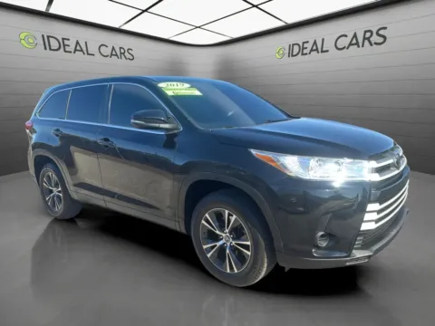 Another view of 2019 Toyota Highlander LE for sale in Mesa, AZ at Ideal Cars - at Crismon Rd.