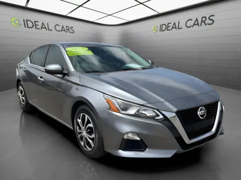 Another view of 2022 Nissan Altima 2.5 S for sale in Mesa, AZ at Ideal Cars - at Crismon Rd.