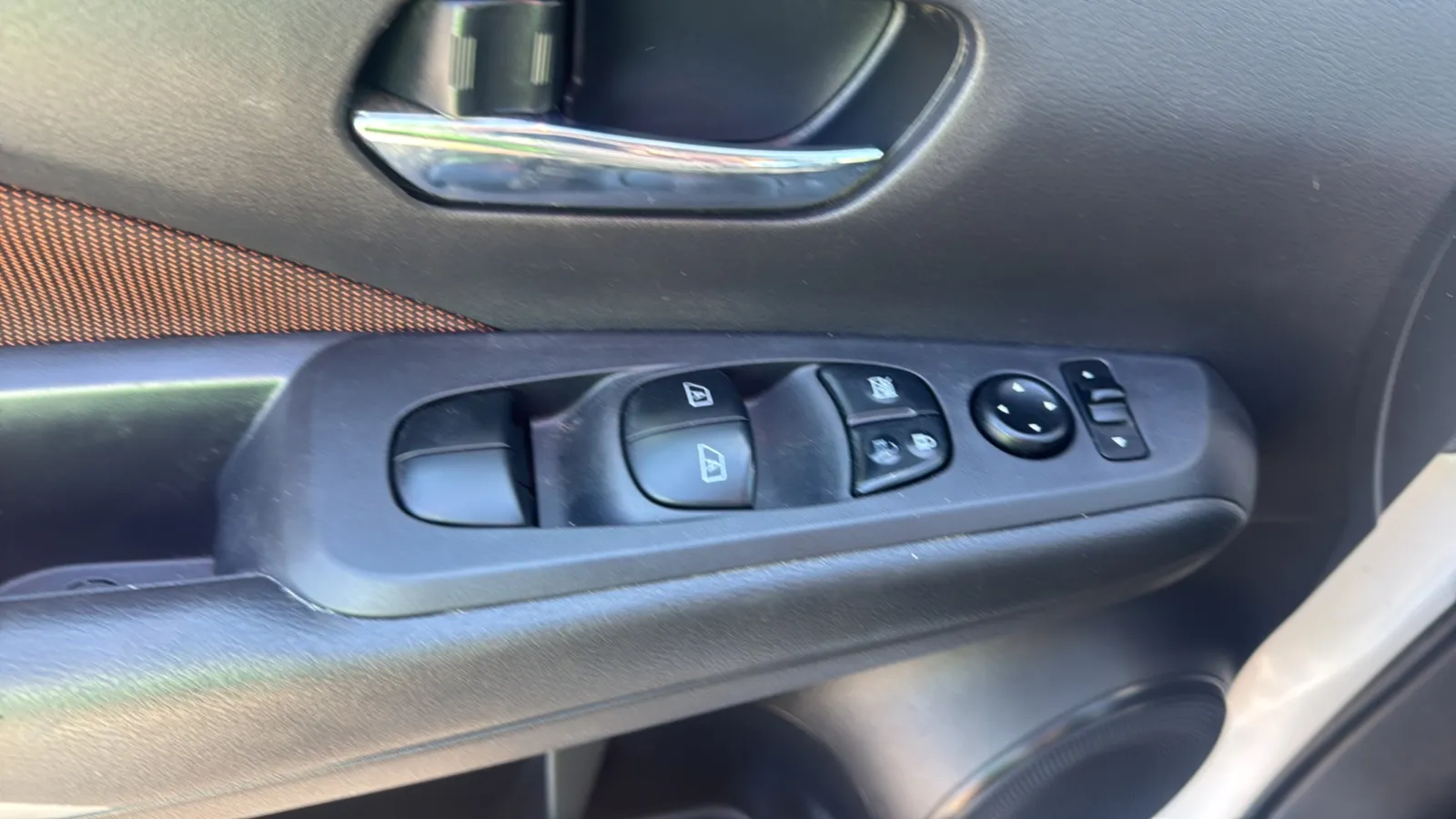 2024 Nissan Kicks SR - Photo 17