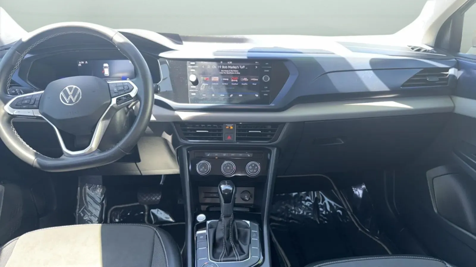 Volkswagen Taos photo 9
