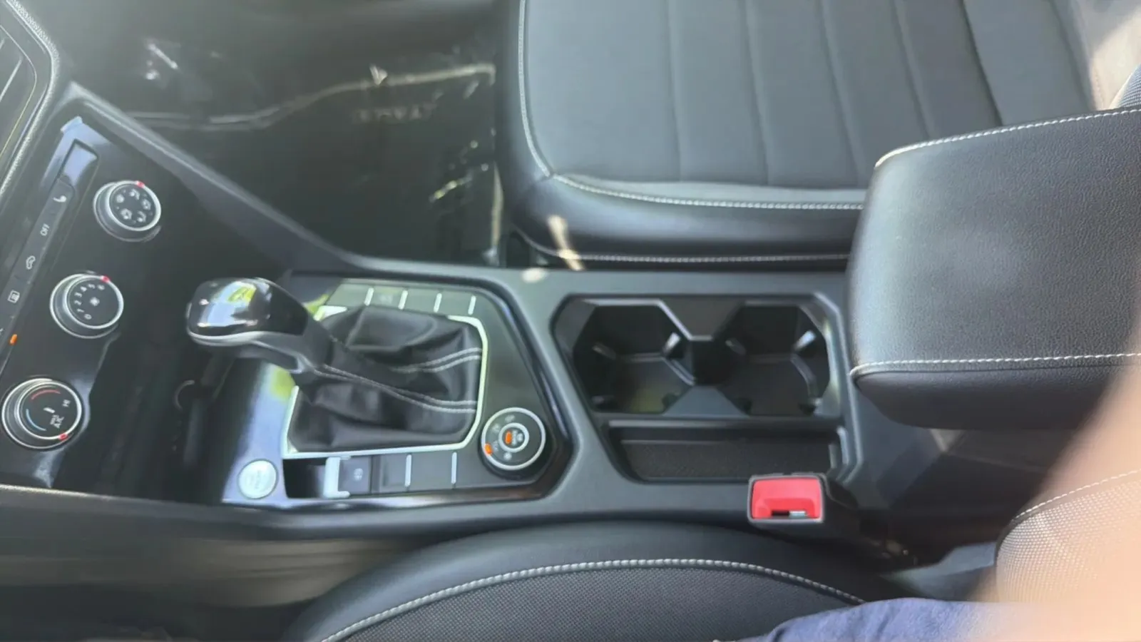 Volkswagen Taos photo 12