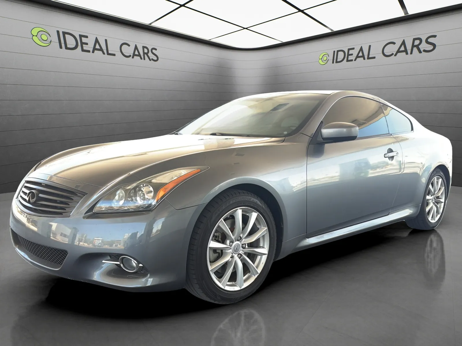 2015 INFINITI Q60's photo