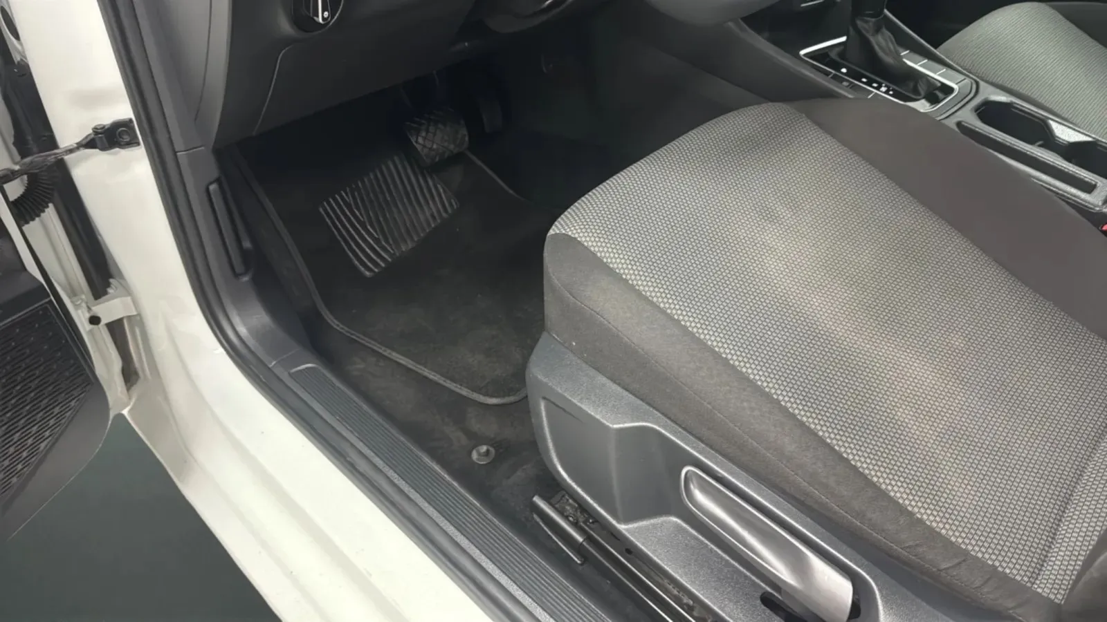 Volkswagen Jetta photo 39