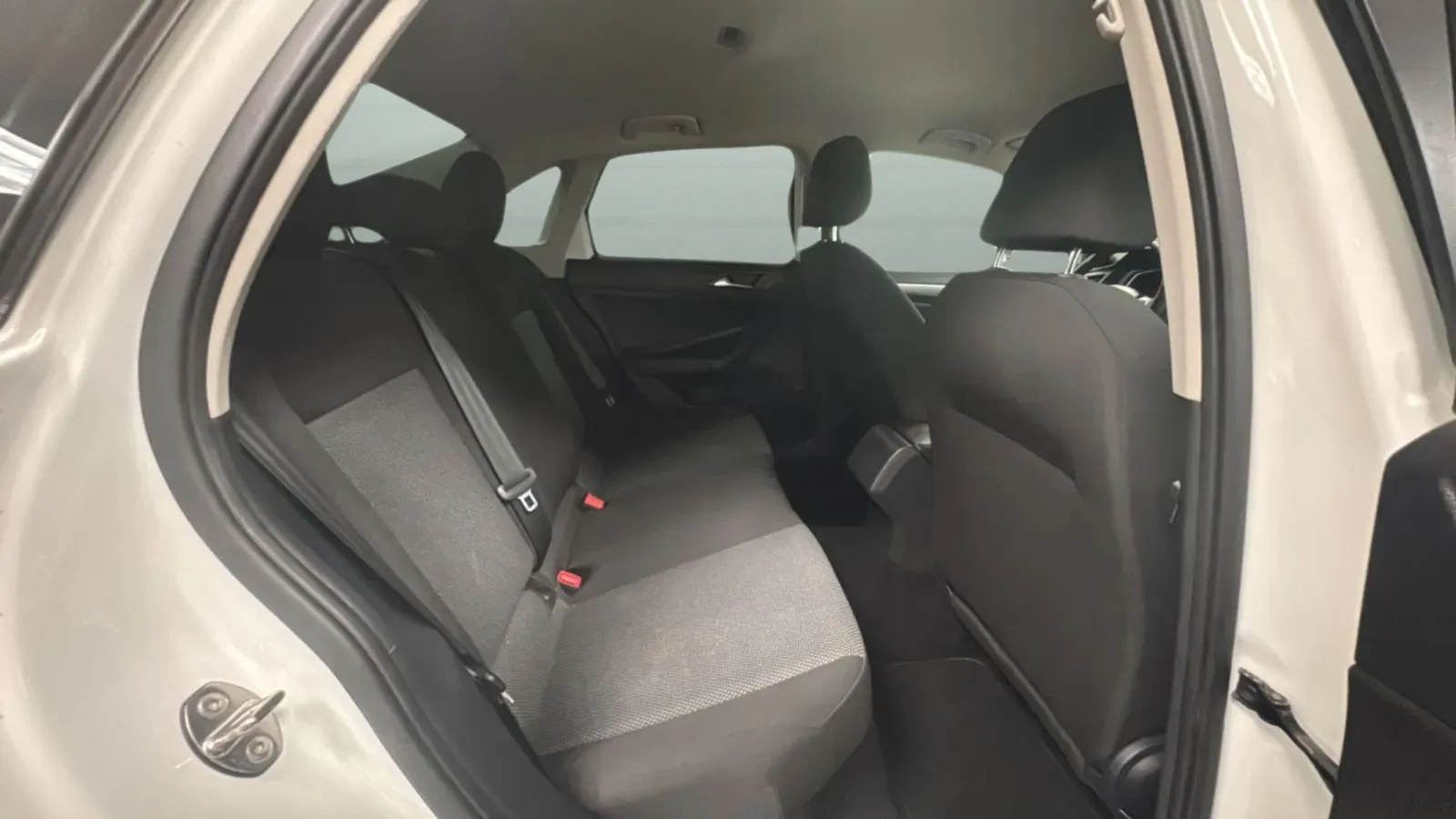 Volkswagen Jetta photo 38