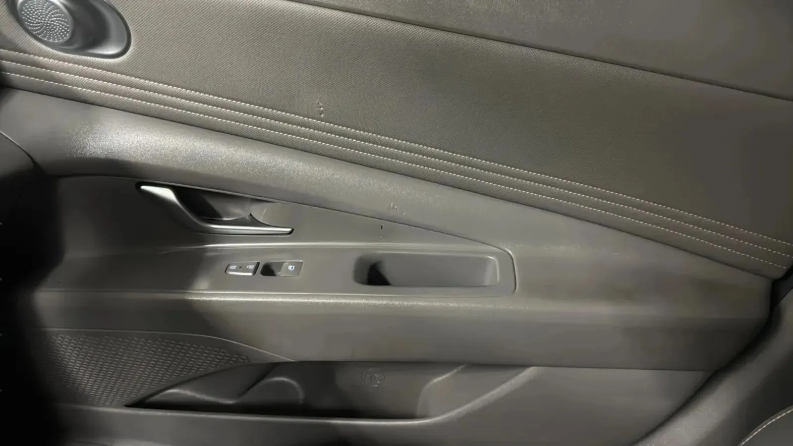 Hyundai Elantra photo 17