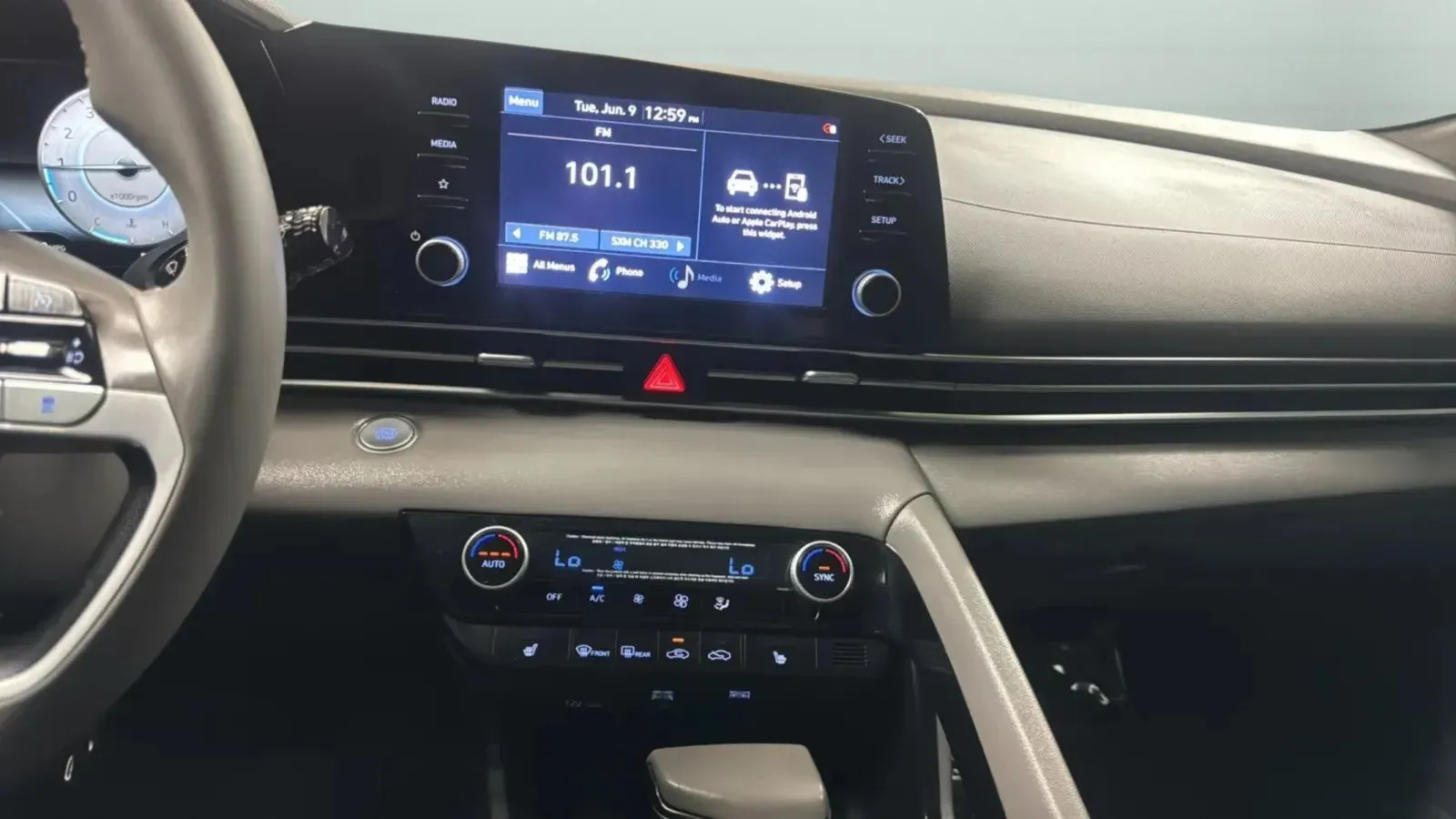 Hyundai Elantra photo 15
