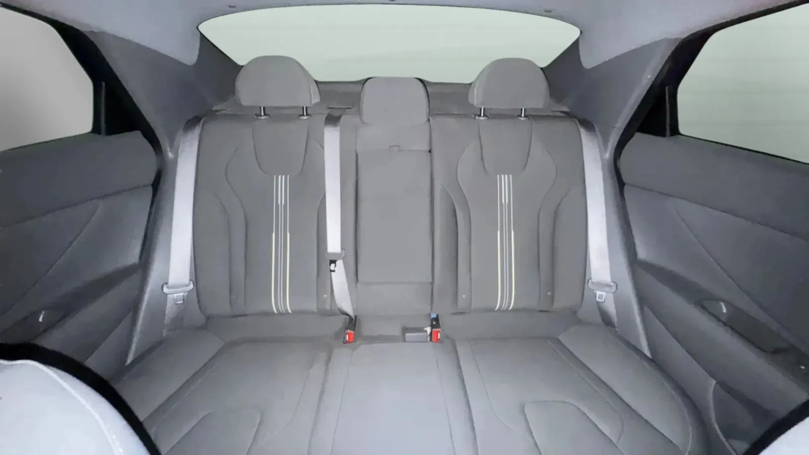 Hyundai Elantra photo 18