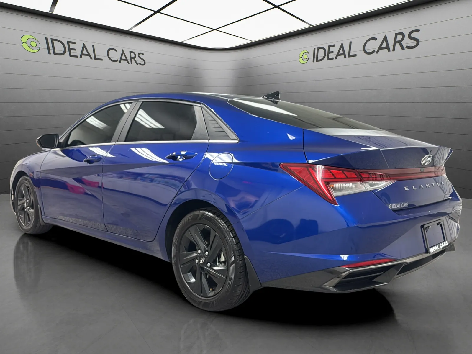 Hyundai Elantra photo 7