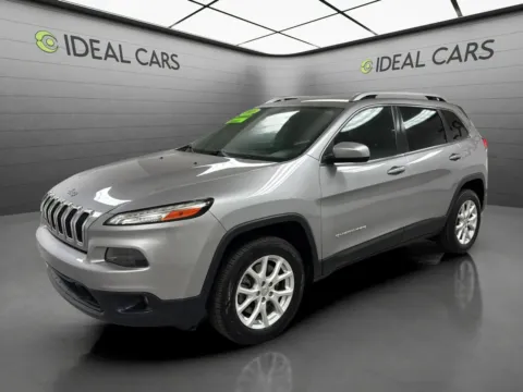 Gray 2018 Jeep Cherokee Latitude Plus for sale in Mesa, AZ