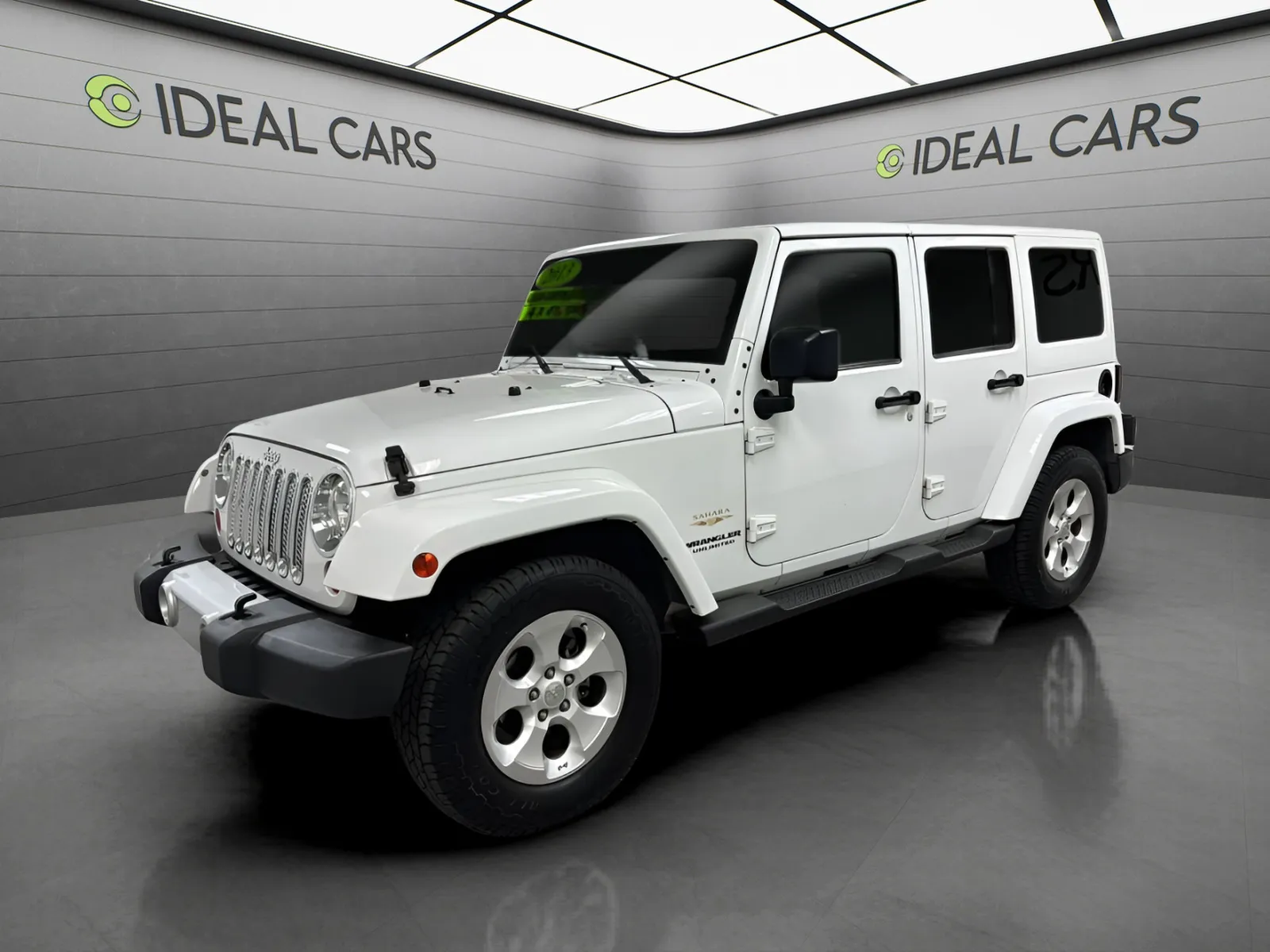White 2013 Jeep Wrangler Unlimited Sahara for sale in Mesa, AZ