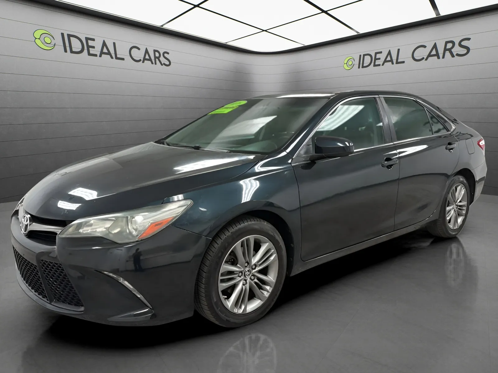 Black 2016 Toyota Camry SE for sale in Mesa, AZ