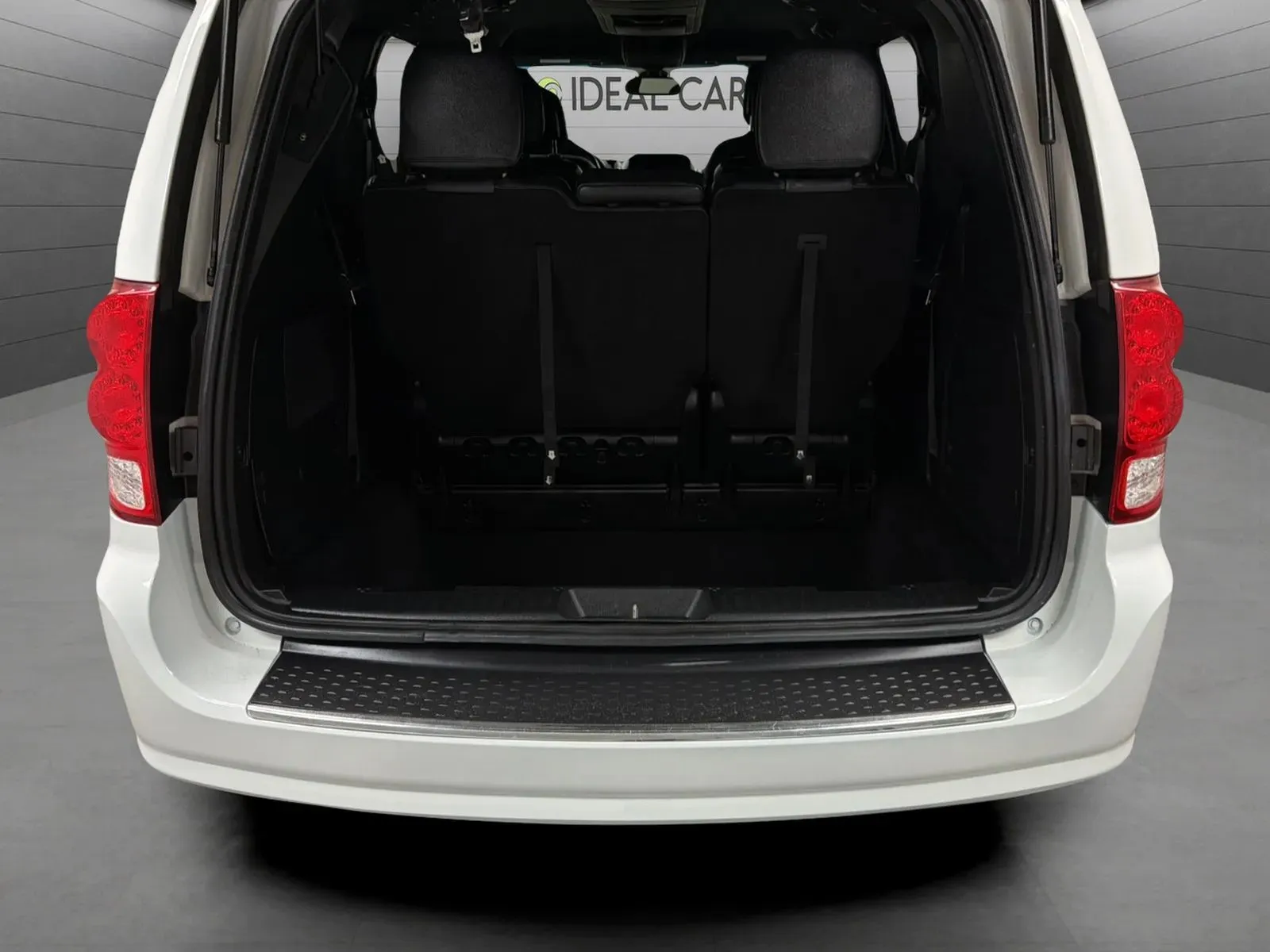 Dodge Grand Caravan photo 18