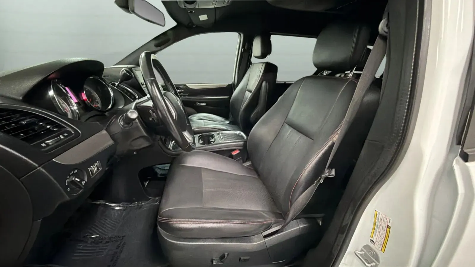 Dodge Grand Caravan photo 19