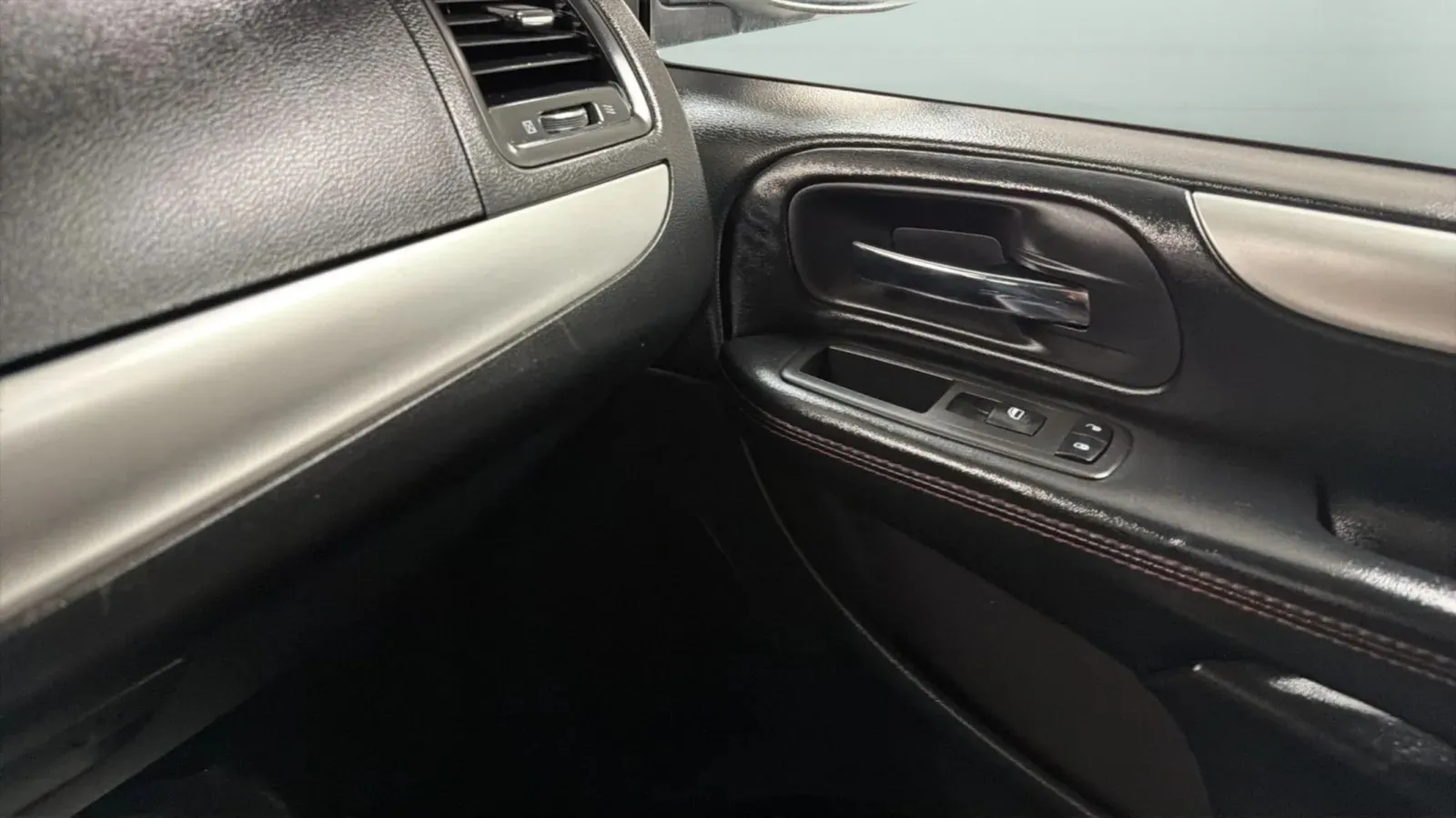Dodge Grand Caravan photo 16