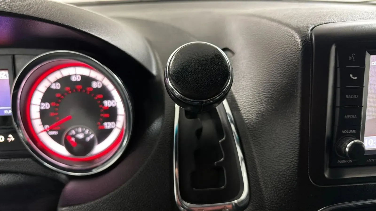 Dodge Grand Caravan photo 12