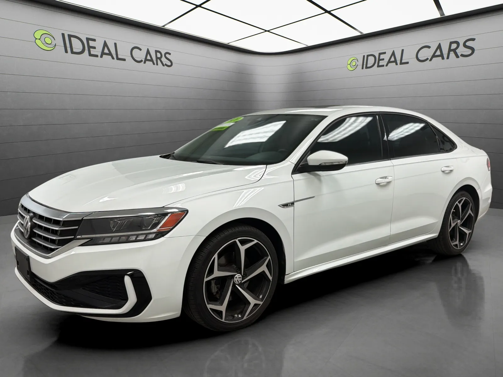 White 2020 Volkswagen Passat R-Line for sale in Mesa, AZ