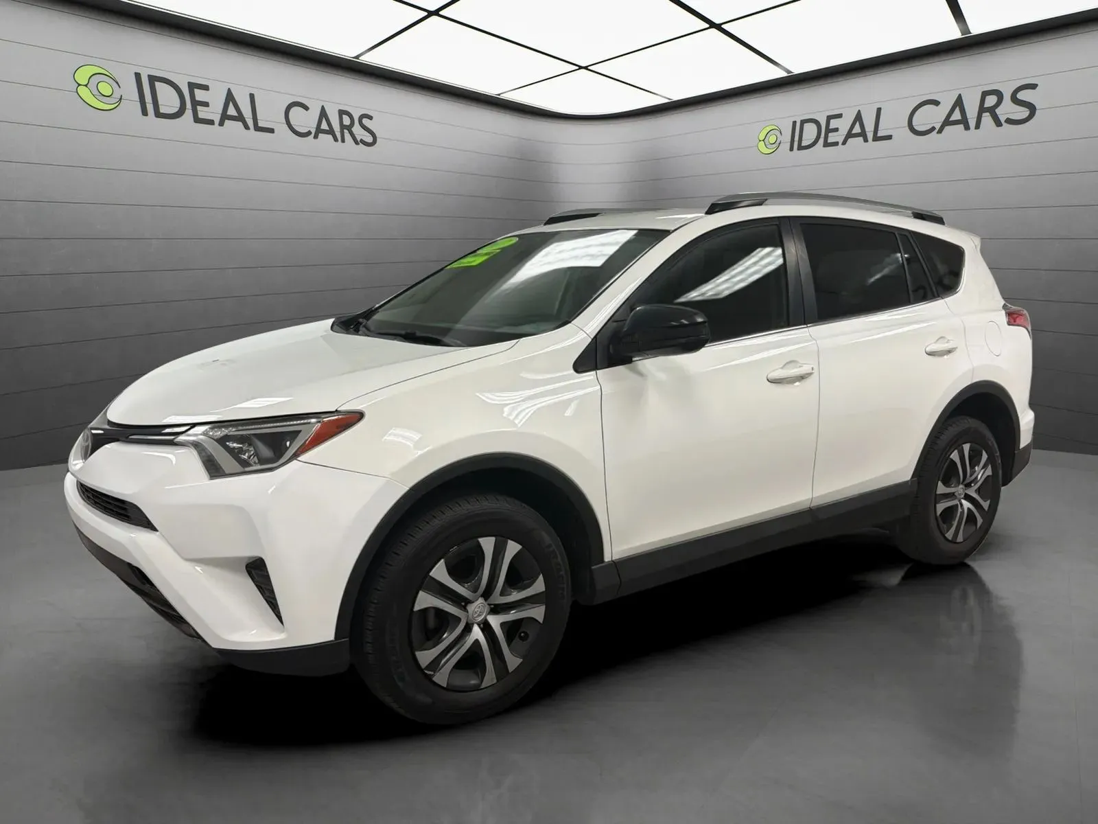 White 2017 Toyota RAV4 LE for sale in Mesa, AZ