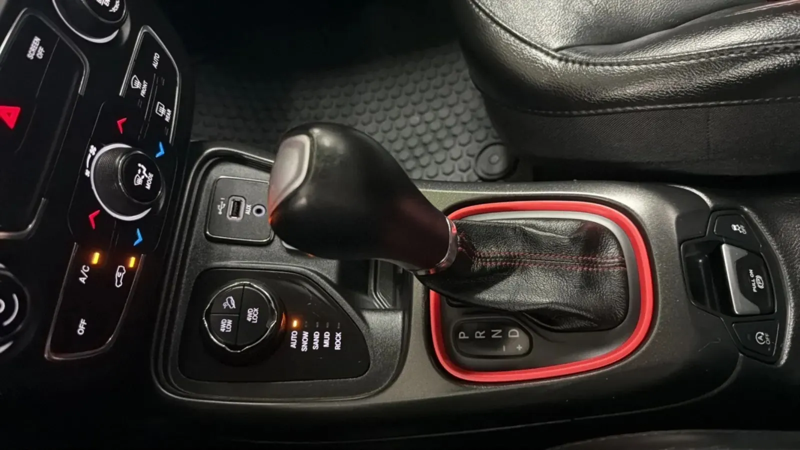 Jeep Compass photo 12
