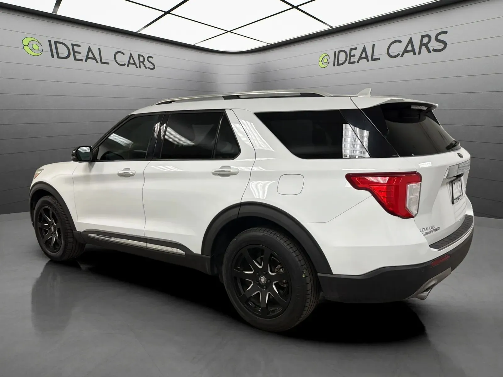 Ford Explorer photo 7