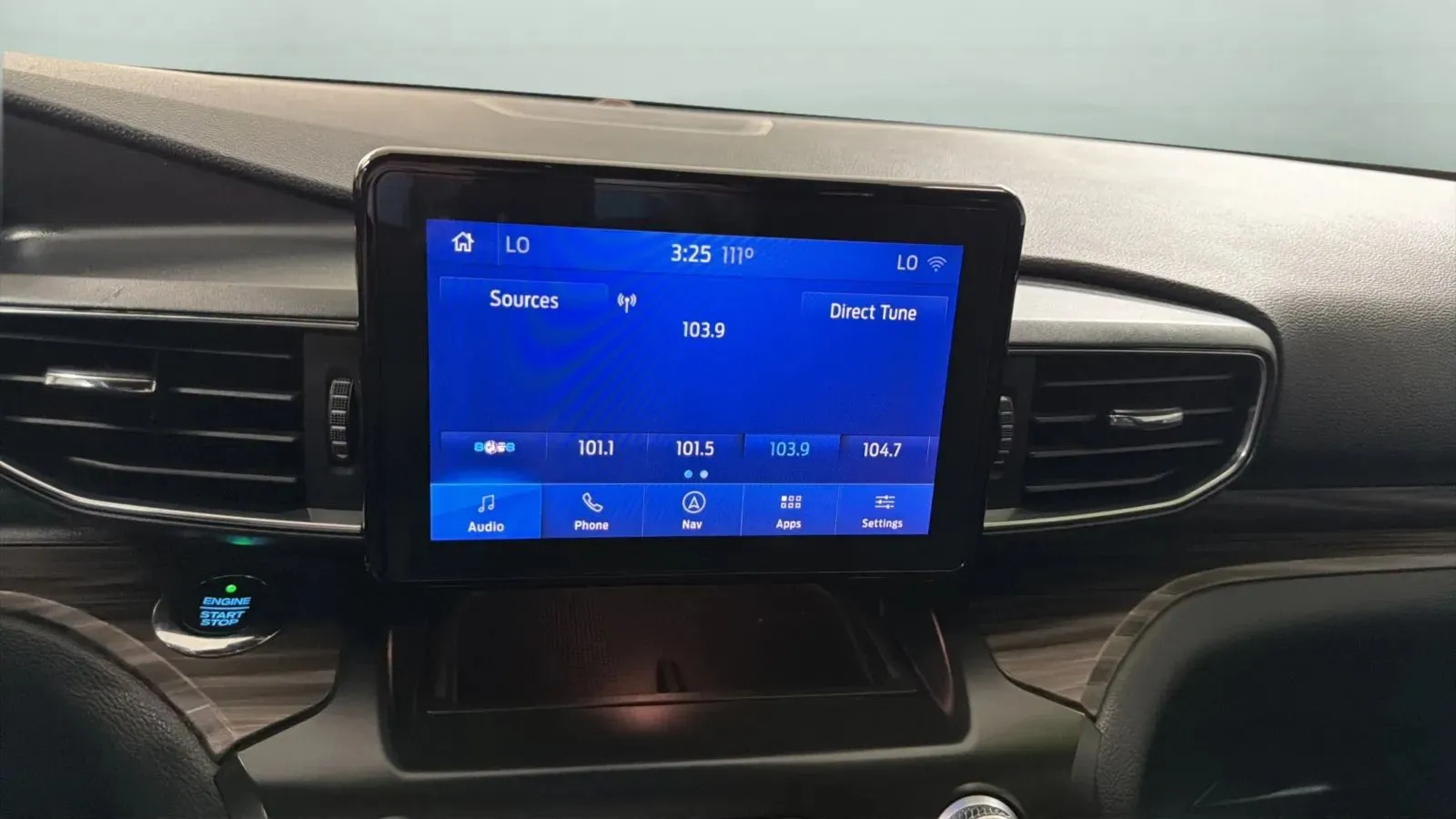 Ford Explorer photo 14