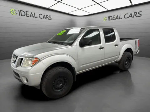Silver 2019 Nissan Frontier SV V6 for sale in Mesa, AZ