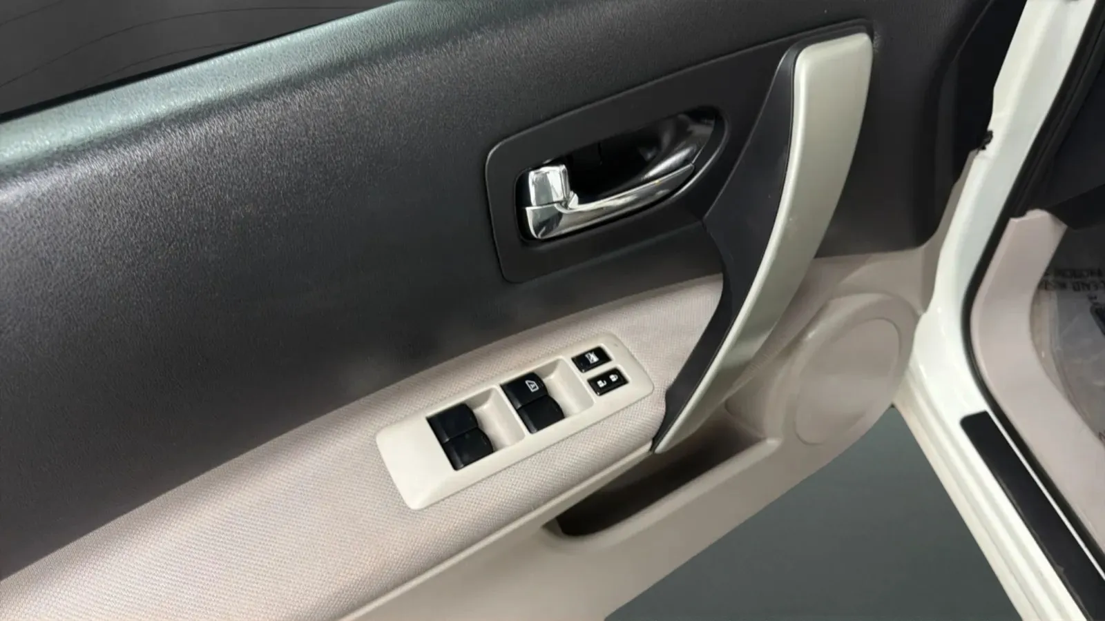 Nissan Rogue photo 16