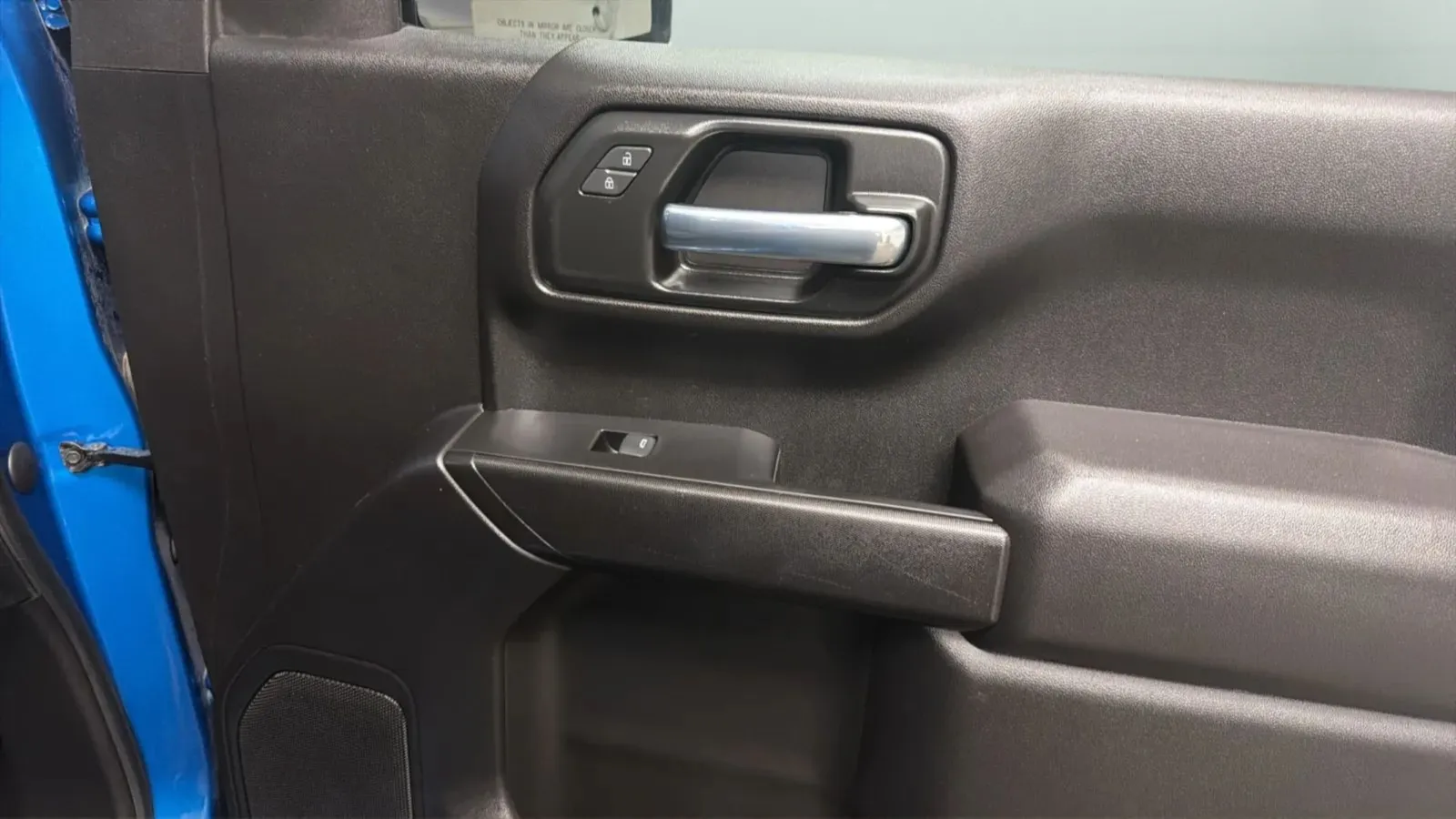 Chevrolet Silverado photo 17
