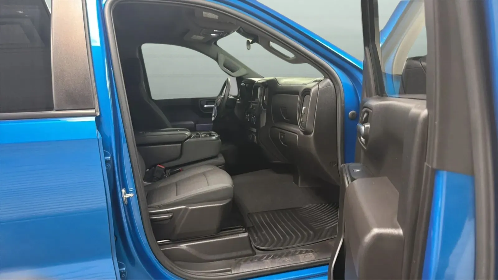 Chevrolet Silverado photo 21