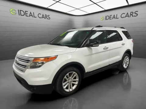 White 2015 Ford Explorer XLT for sale in Mesa, AZ