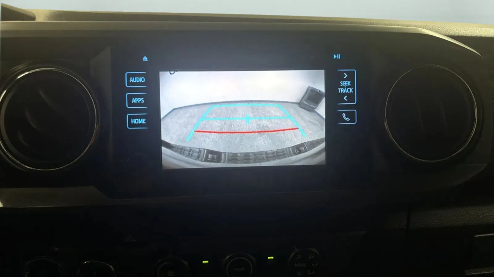 Toyota Tacoma photo 14