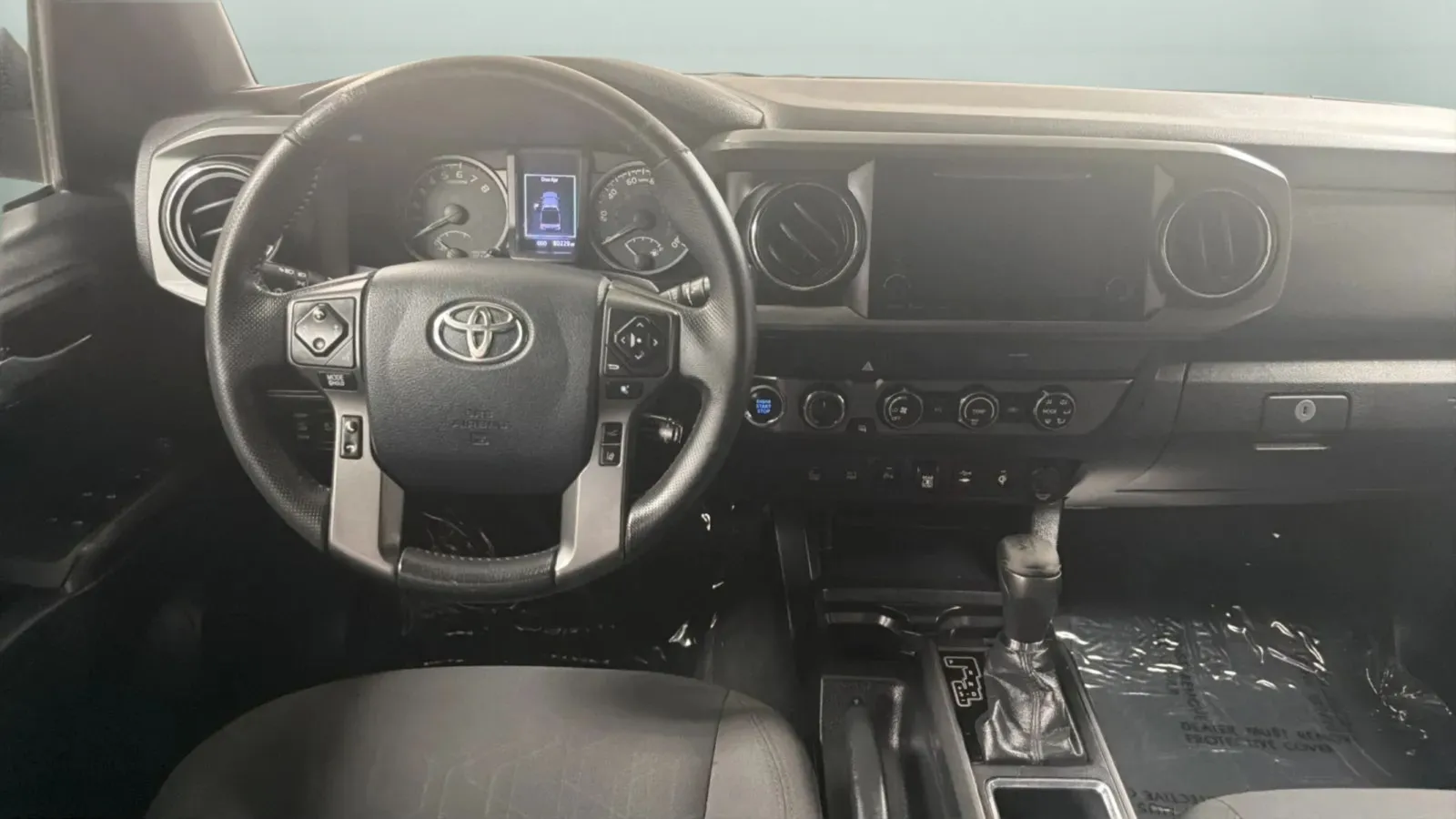 Toyota Tacoma photo 10
