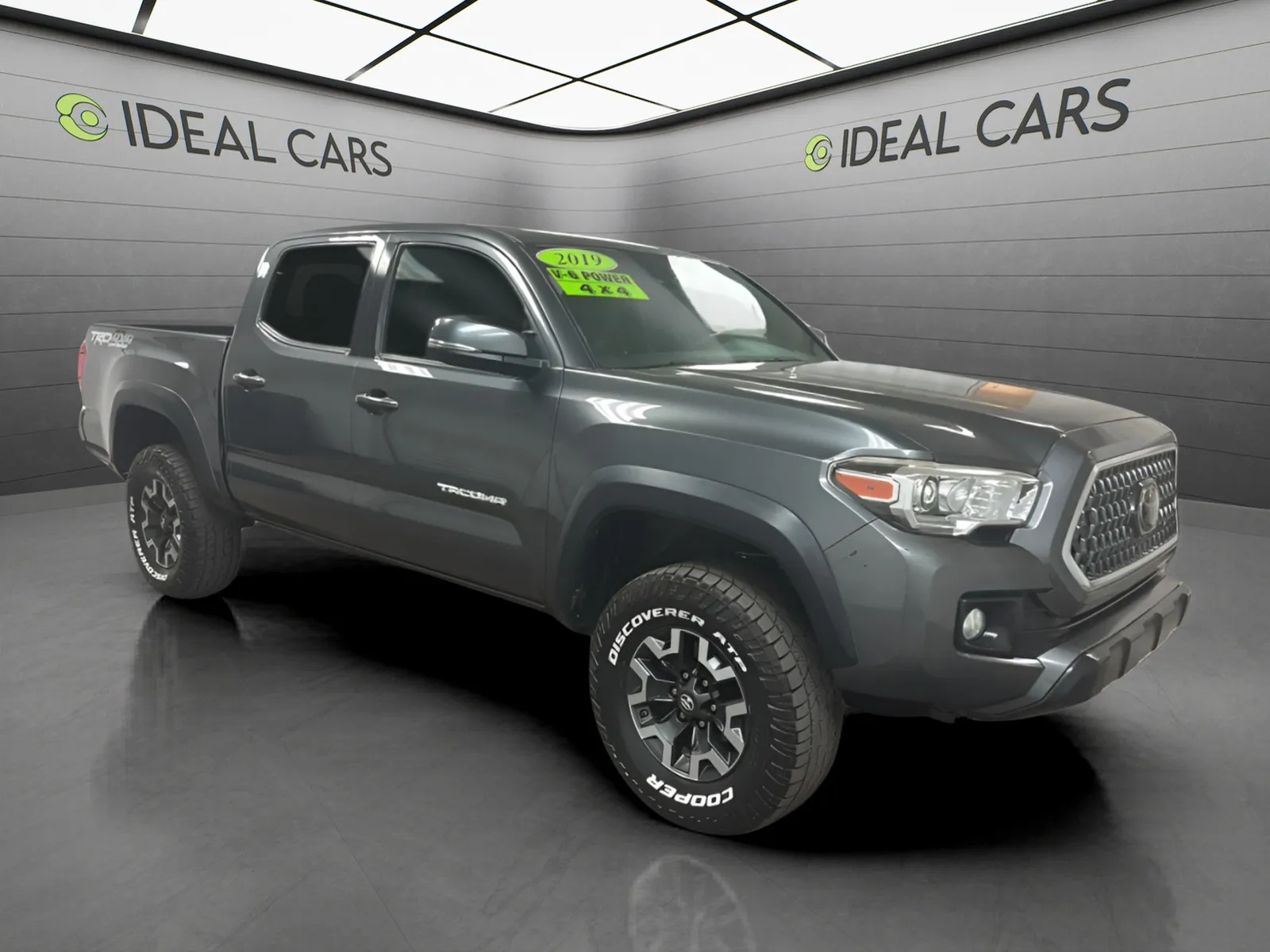 Toyota Tacoma photo 3