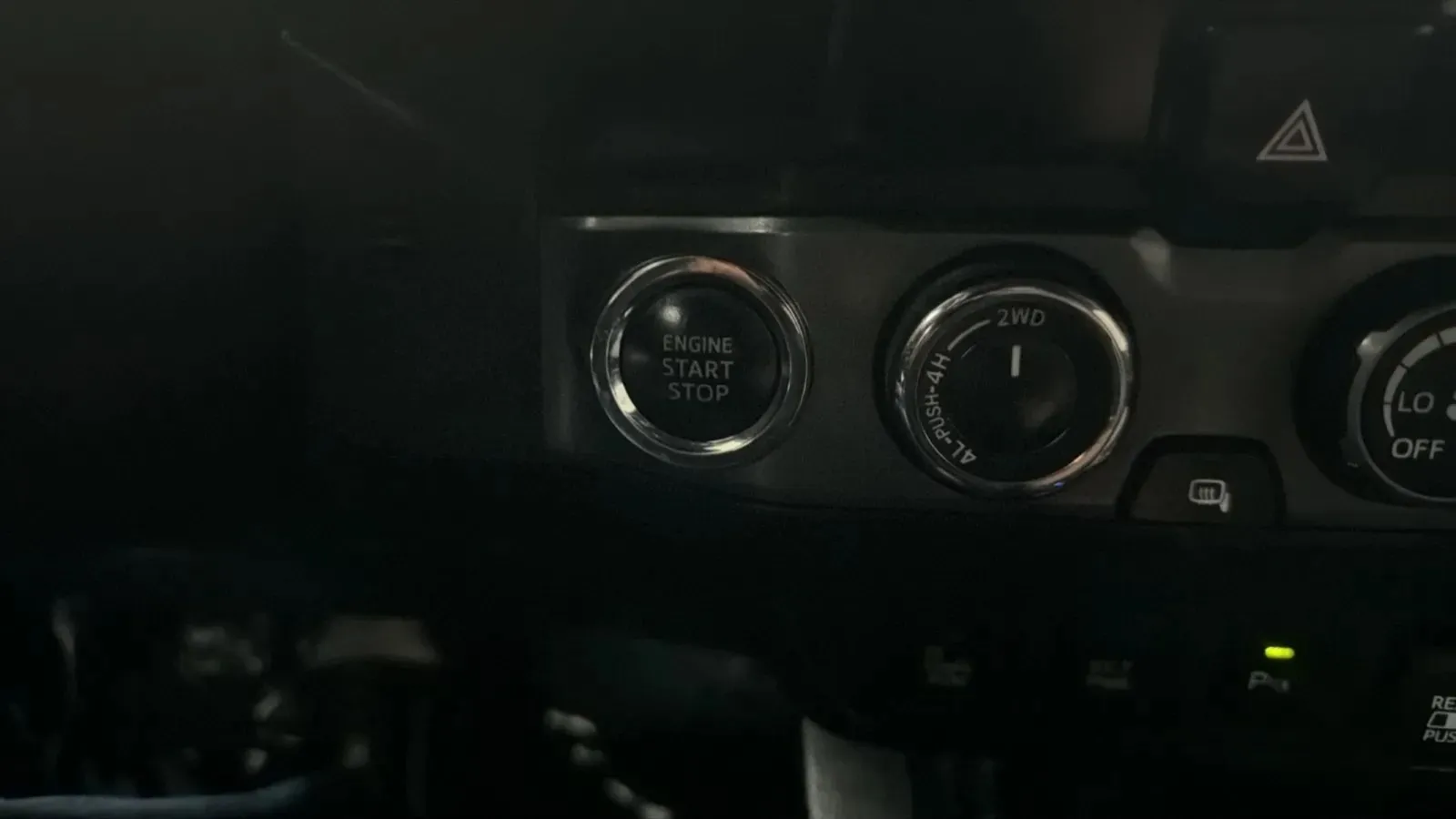 Toyota Tacoma photo 15