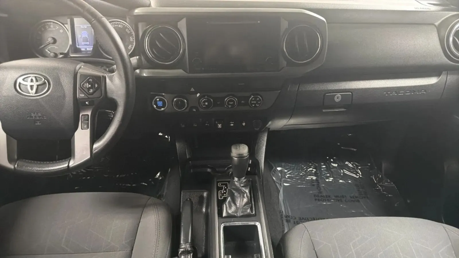 Toyota Tacoma photo 16
