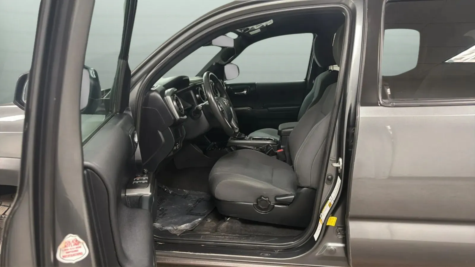 Toyota Tacoma photo 21