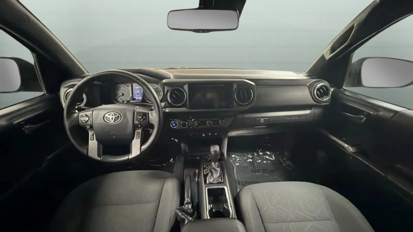 Toyota Tacoma photo 9