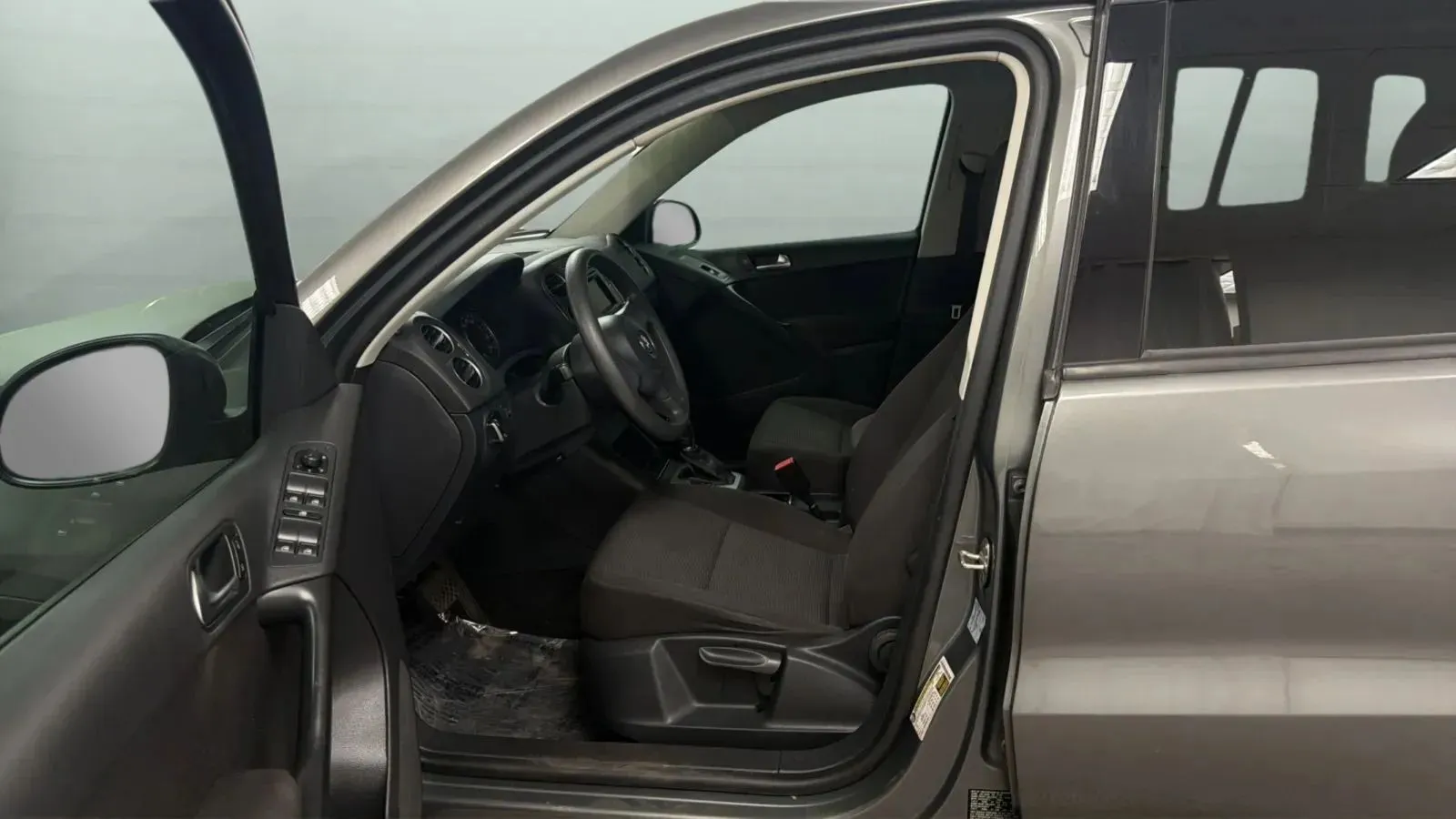 Volkswagen Tiguan Limited photo 20