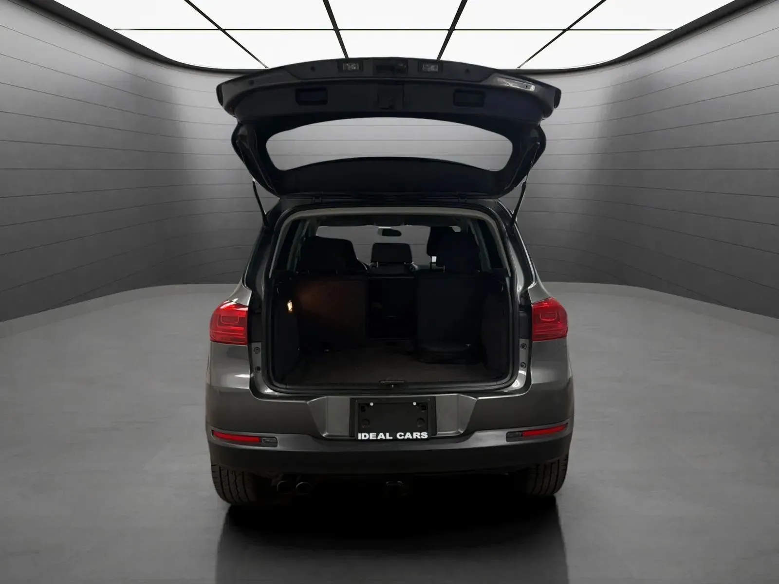 Volkswagen Tiguan Limited photo 9