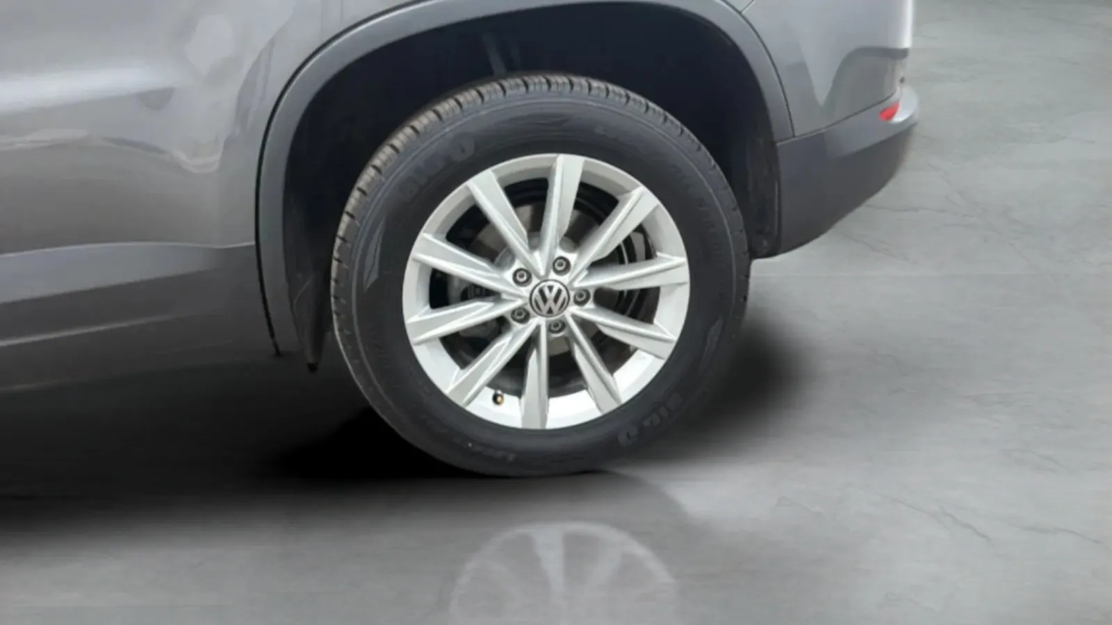 Volkswagen Tiguan Limited photo 29