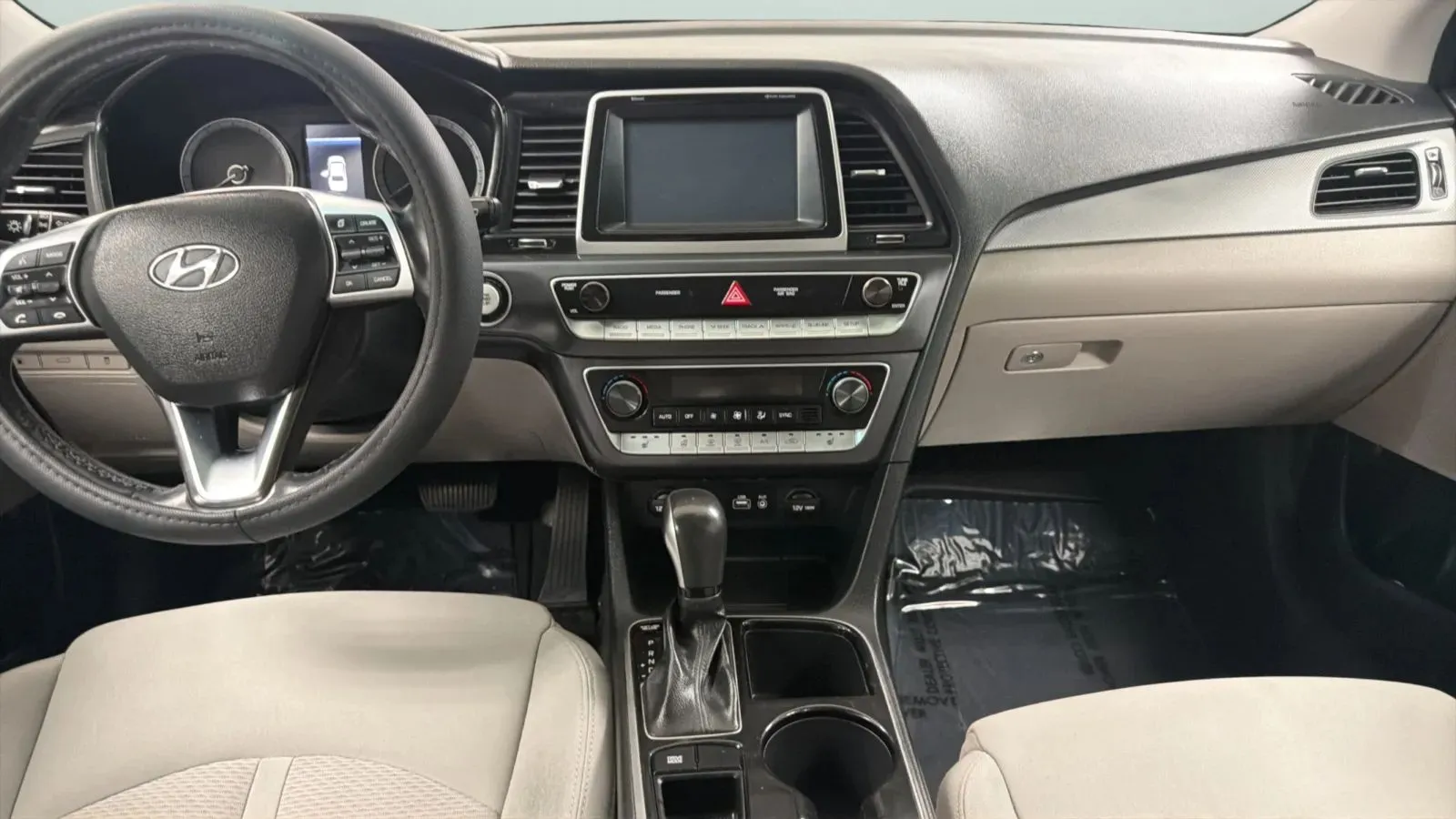 Hyundai Sonata photo 17